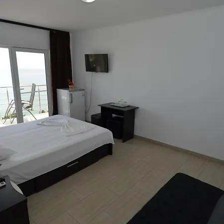 Albergue Adonis Costinesti