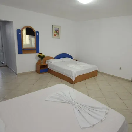 Adonis Hostel *