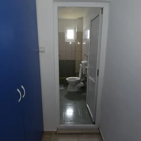 Hostel Adonis *
