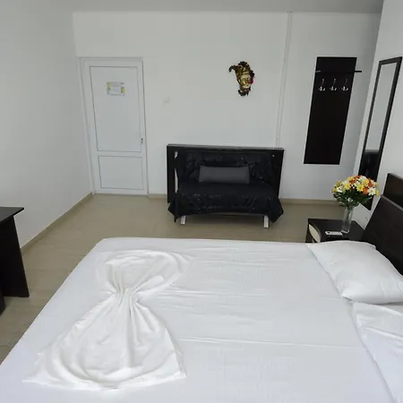 Adonis Hostel Costinești