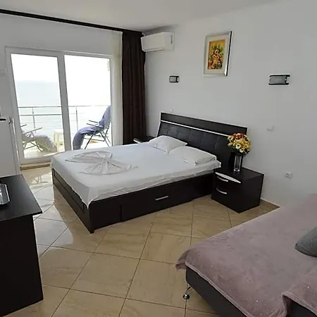 Hostel Adonis