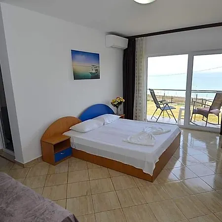 Adonis Hostel