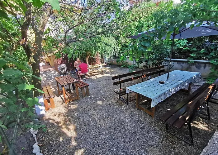 Hostel Adonis Costinesti