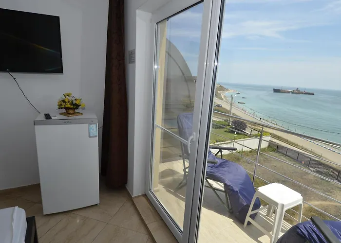 Adonis Hostel Costinesti