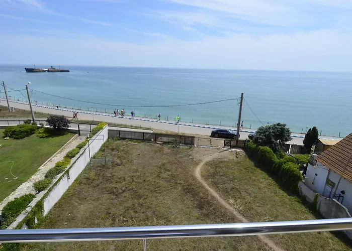 Adonis Hostel Costinesti