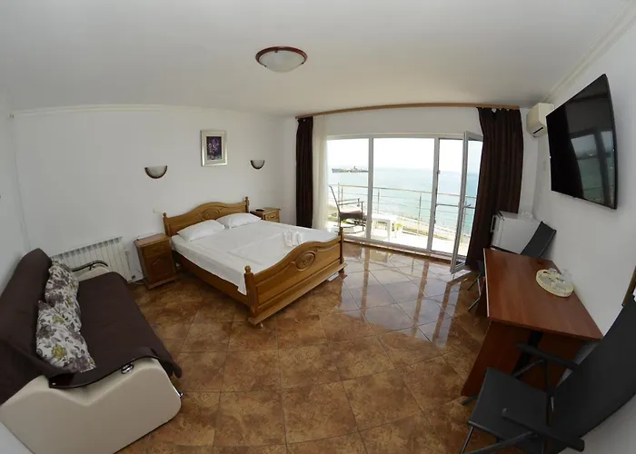 Hostel Adonis Costinesti